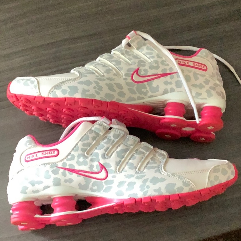 NIKE AIR SHOX